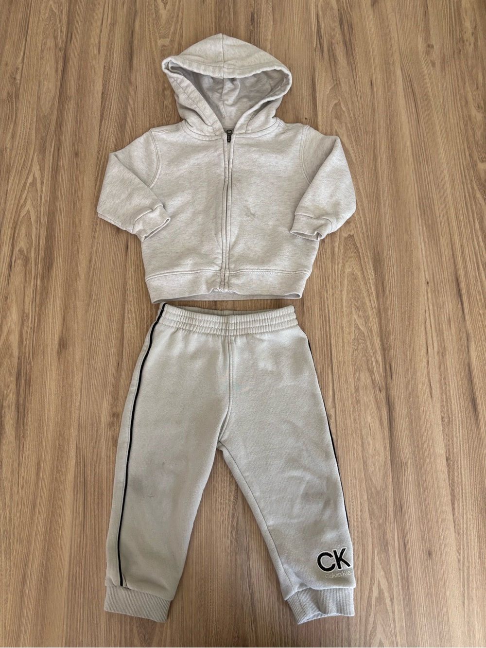 calvin klein + garanimals tracksuit 12M